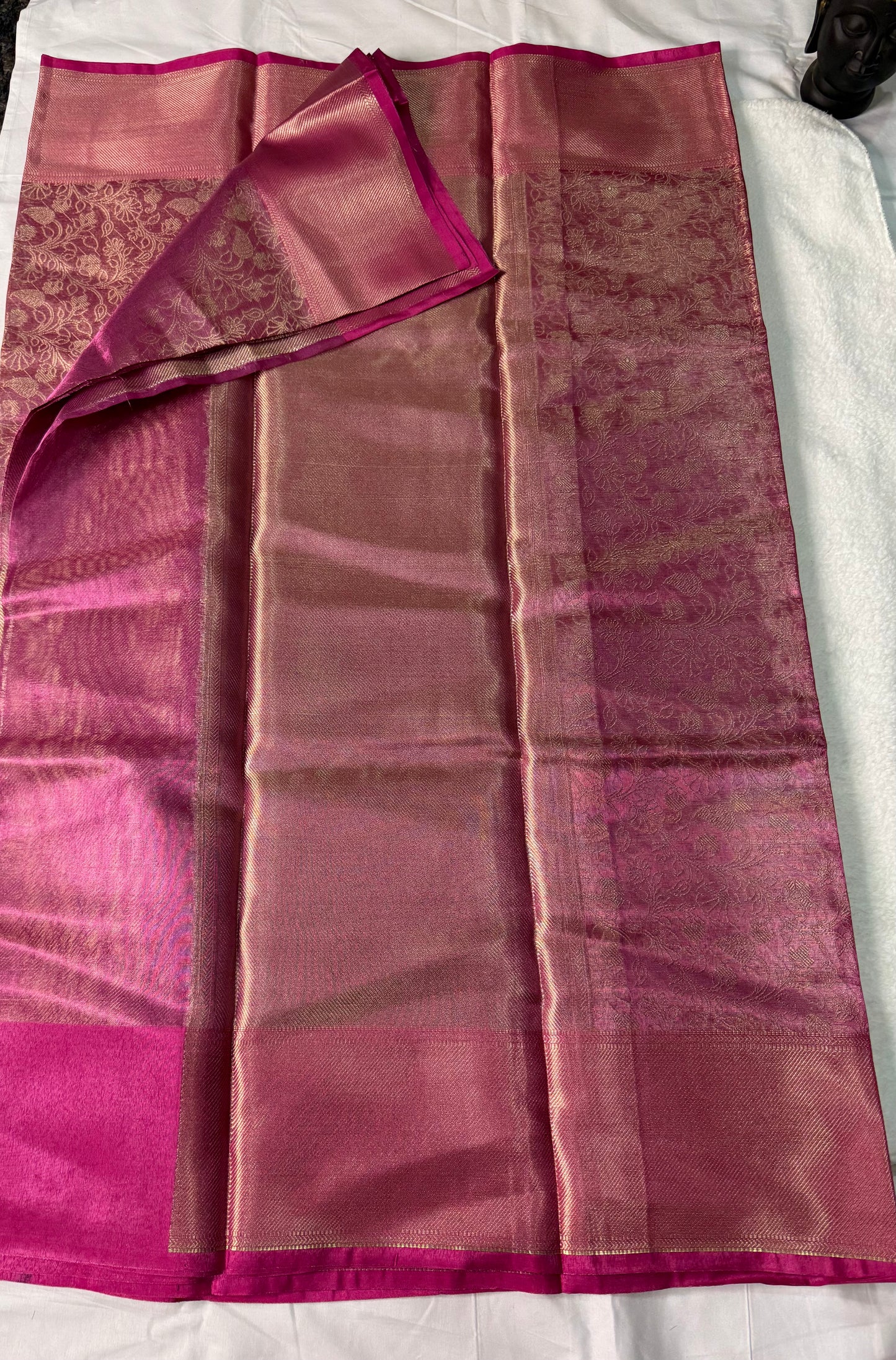 Tissue pattu saree