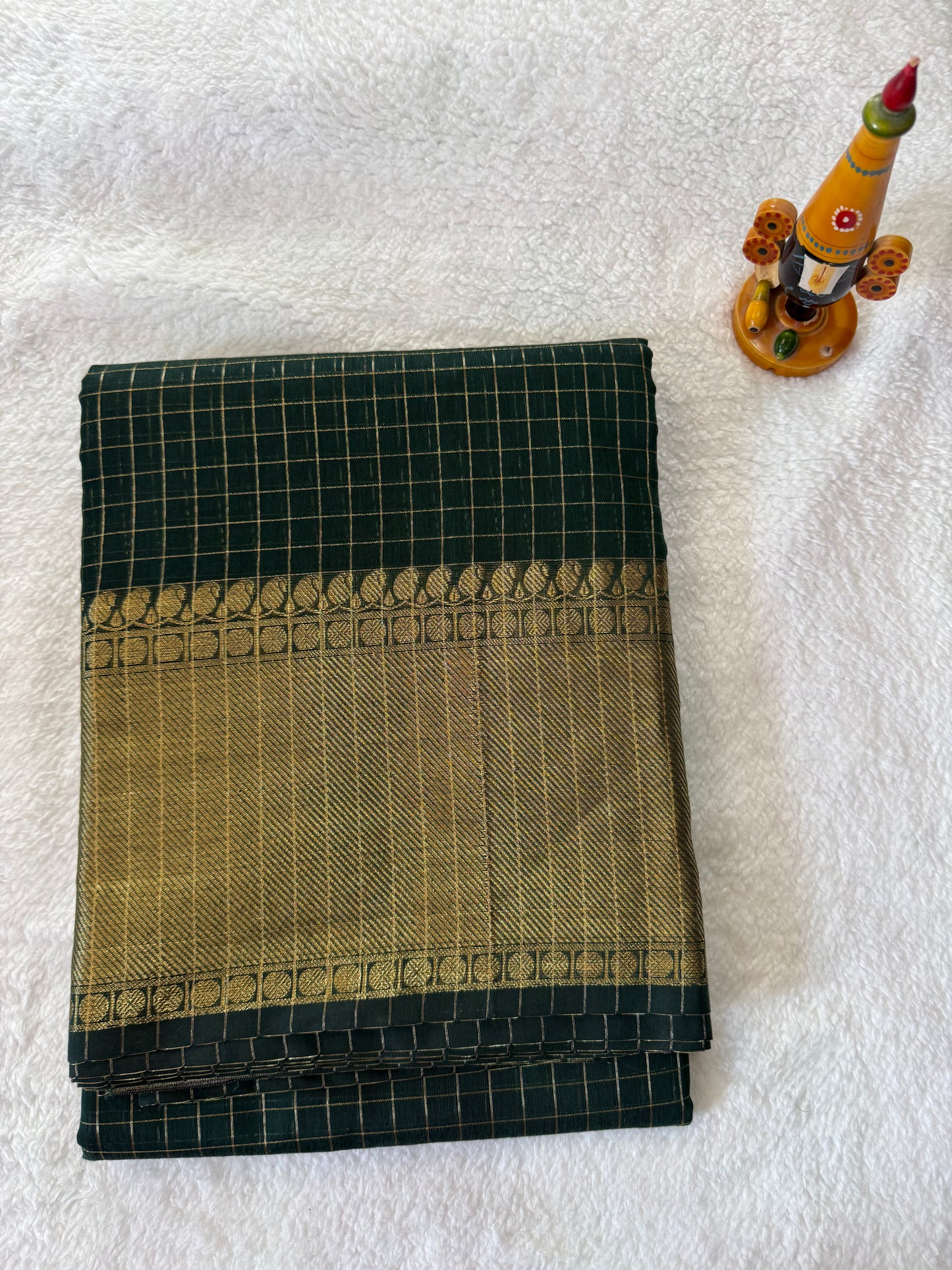 Small checks pattu saree